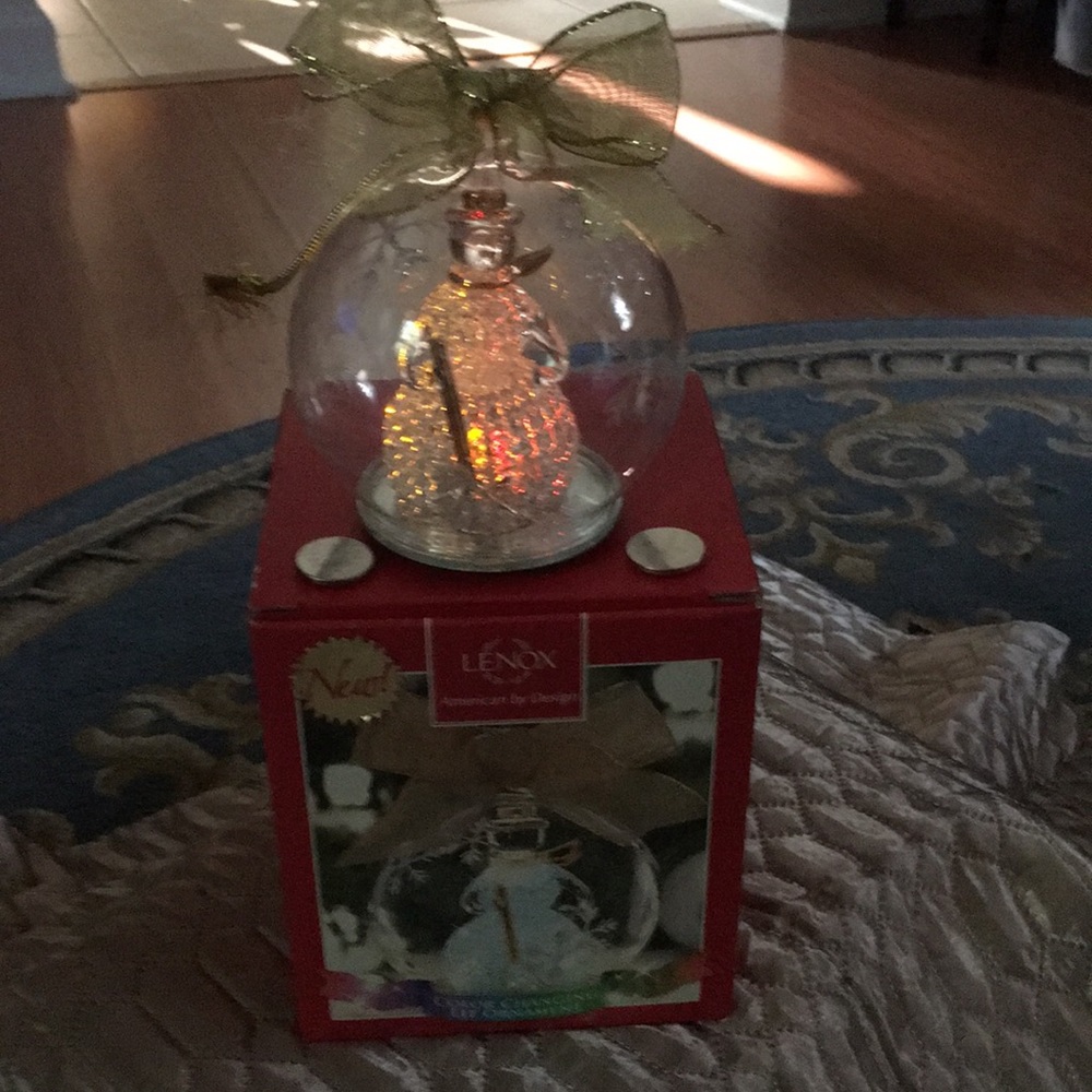 🌲RETIRED LENOX COLOR CHANGING ORNAMENT 🌲 - Picture 5 of 7